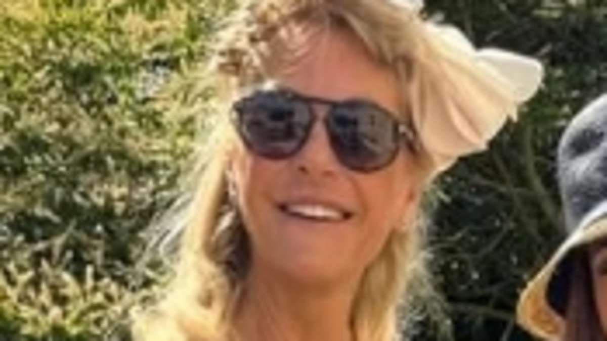 Jeremy Clarkson's girlfriend Lisa Hogan enjoys a day out with her kids at Royal Ascot after he revealed 'aggressive' prostate cancer diagnosis