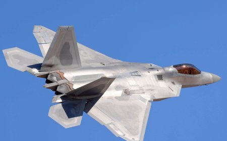Lockheed Martin (LMT) Secures $2.8B Pentagon Contracts for F-35 Support and CH-53K Program