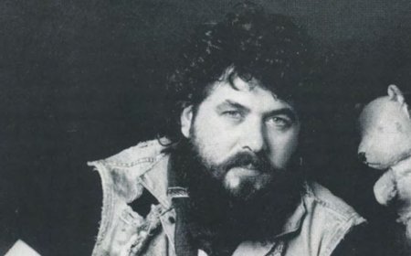 Legendary Warhammer artist John Blanche has died