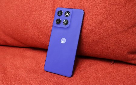 Amazon is selling this Motorola phone for just $300 - and it comes with a stylus