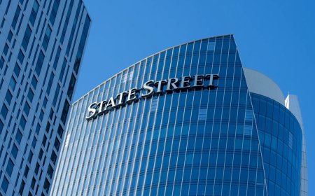 State Street (STT) Stock Climbs on Launch of GENIUS Act-Compliant Stablecoin Reserve Fund