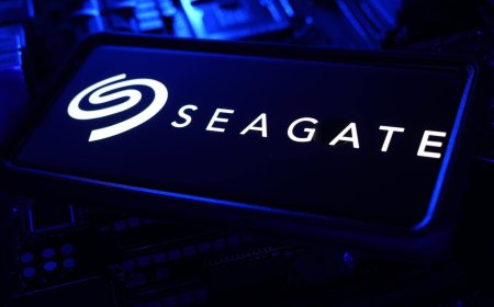 Seagate (STX) Stock Soars on AI Storage Boom — Should Investors Chase the Rally?