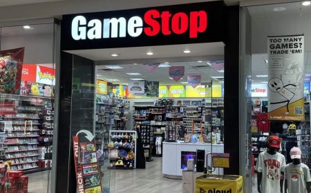 GameStop (GME) Stock Rallies 4% as Cohen Doubles Down on eBay Acquisition Push