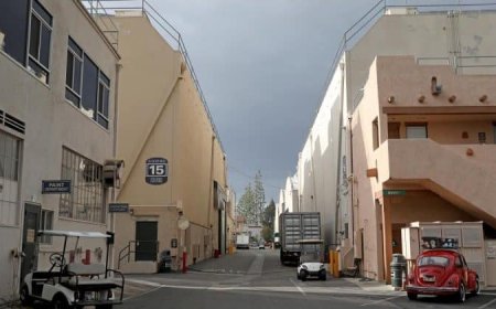 Netflix signs contract to acquire Radford Studio Center from Goldman Sachs at a steep discount