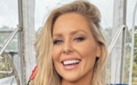 Hi-5 star secures record $2.5 million for stunning Sydney apartment despite sharing fears that property market was 'plummeting'