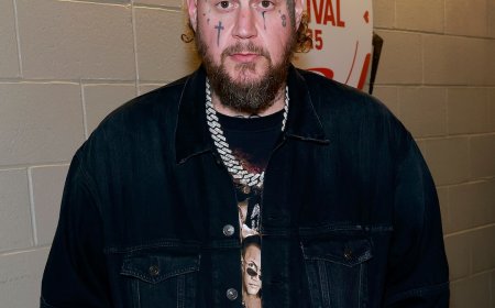 Jelly Roll Returns to Stage After Bunnie Xo Breakup