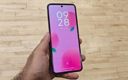 After a month with a foldable phone, I can't justify buying an 'Ultra' model anymore