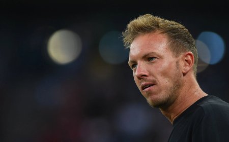 Another Coach Complains About Photographers at the World Cup