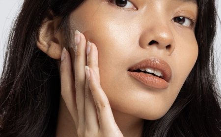 Derms Swear This On-Sale Skincare Prevents Post-Travel Skin Freak Outs
