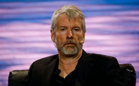 Michael Saylor’s Strategy Enters a Dangerous Feedback Loop as STRC Cracks and Bitcoin Falls