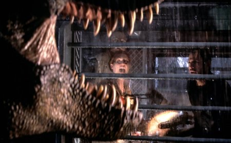Two Jurassic Park characters are father-daughter, and I guarantee that you never noticed