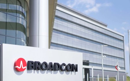 Broadcom (AVGO) Plunges 13% Despite Record Earnings — Should Investors Buy the Dip?