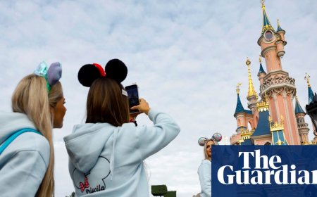Disney racks up $4.2bn deficit on Paris parks