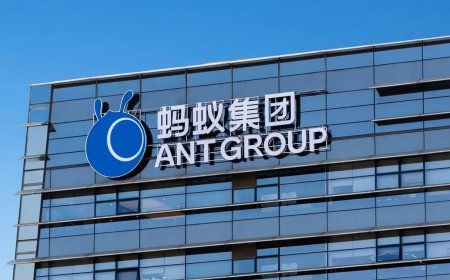 Alipay Launches AI Assistant ‘Ah Bao’ in Direct Challenge to WeChat