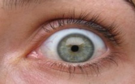 Man used massage gun on his tired eyeballs. It went as well as you'd expect.