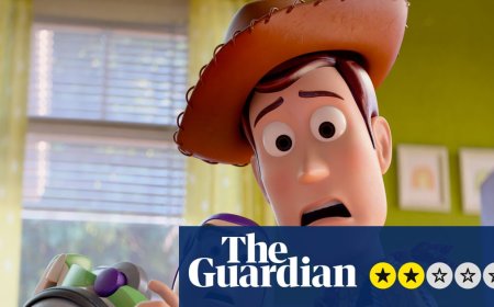 Toy Story 5 review – Pixar franchise needs new batteries
