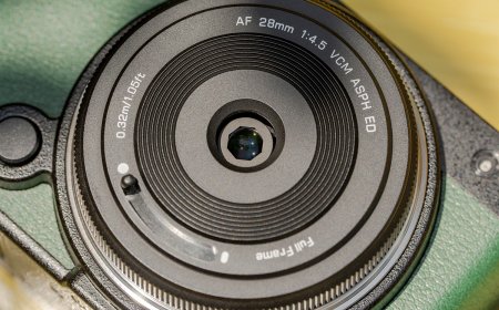 L-mount finally gets a truly tiny lens