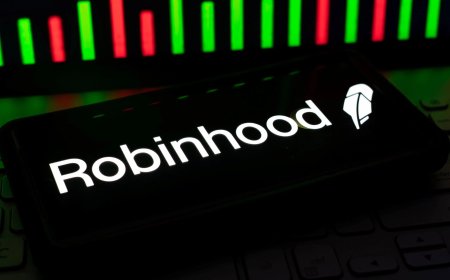 Robinhood (HOOD) Stock Soars 11% on Workforce Cuts and Bullish Analyst Moves