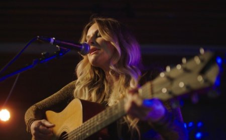 ‘The Easy Kind’ Review: Country Renegade Elizabeth Cook Plays a Fictionalized Take on Herself in Slice of Life Drama