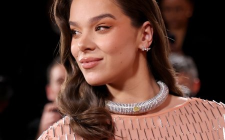 Hailee Steinfeld Details Post-Pregnancy Workouts With Her Trainer Dad