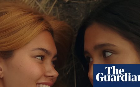 Girls Like Girls review – Sapphic teen romance is a precious and predictable yawn-a-thon