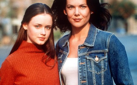 Gilmore Girls is Officially Leaving Netflix—Here’s Where to Follow It