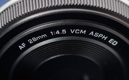 Viltrox 28mm F/4.5 L Review: An L-Mount Lens With the Size of a Body Cap