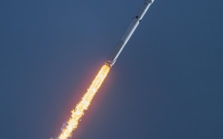 In a surprise launch, China debuts another big rocket designed for reusability