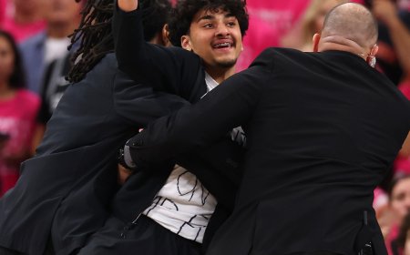 2 NBA Fans Banned for Life After Storming Court at Knicks, Spurs Game