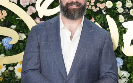 Jason Kelce Shouts Out Taylor Swift in His, Travis Kelce’s New Book