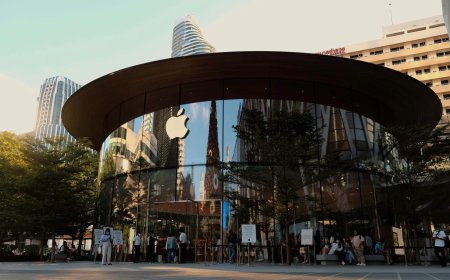 Apple (AAPL) Stock Gains 3% Amid Bid to Source Chips From Sanctioned Chinese Manufacturer CXMT