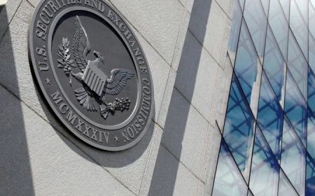 China Securities Regulatory Commission urges fund managers to support innovation, warns against speculation