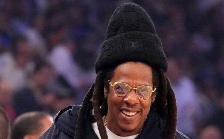 Jay-Z disses Kanye West, Nicki Minaj and Drake in freestyle rap in Philly
