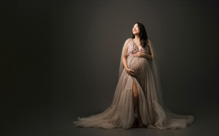 Why Posing Maternity Clients Starts Long Before You Pick Up Your Camera
