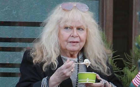 TV actress who rose to fame on iconic 70s sitcom before finding new generation of fans enjoys lowkey sushi and froyo outing in Malibu...can you guess who?
