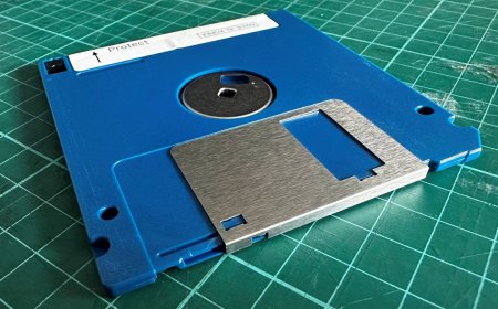 HamsterOS jams a 32-bit GUI operating system in a single 1.44 MB floppy disk — retro OS for 386-era hardware should make for easy living with DOS machines and software
