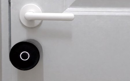 The Yale Linus Smart Lock L2 Lite is a clever, affordable Matter lock with no subscription fee, but a few rough edges