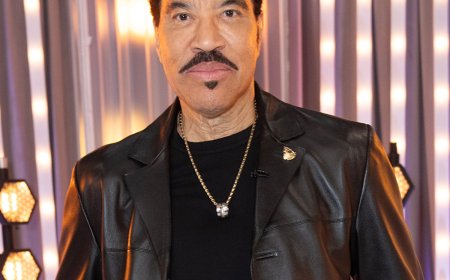Lionel Richie Cancels Concert Mid-Show After Feeling Dizzy