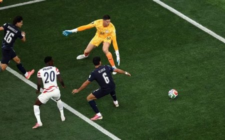 USA takes 1-0 lead against Paraguay after Bobadilla own goal in World Cup opener