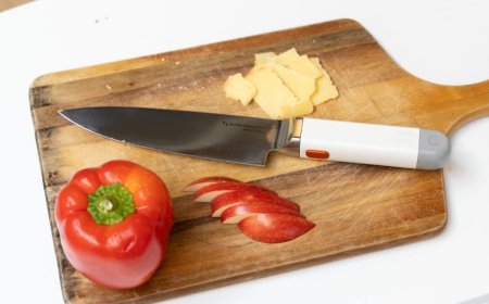 This Ultrasonic Knife Is More Than Just a Gimmick—at Least Sometimes