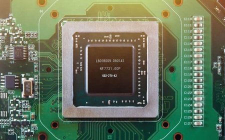 SK hynix ships 12-layer HBM4E samples to major customers, accelerating AI memory race