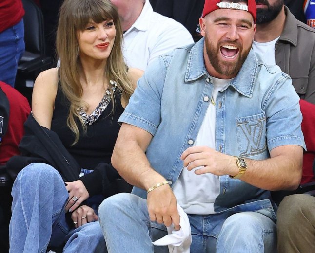 Taylor Swift Surprises With Cameo For Travis Kelce’s New Heights Live