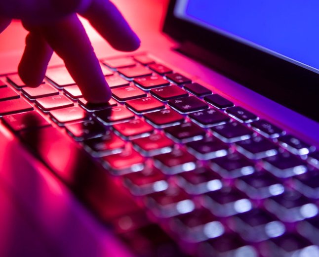10 signs that someone is monitoring or accessing your accounts - how to stop them