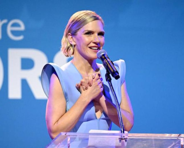 Rhea Seehorn Uses Her Own Acceptance Speech to Hail the Team Behind ‘Pluribus’: ‘Performances Don’t Happen in a Vacuum’