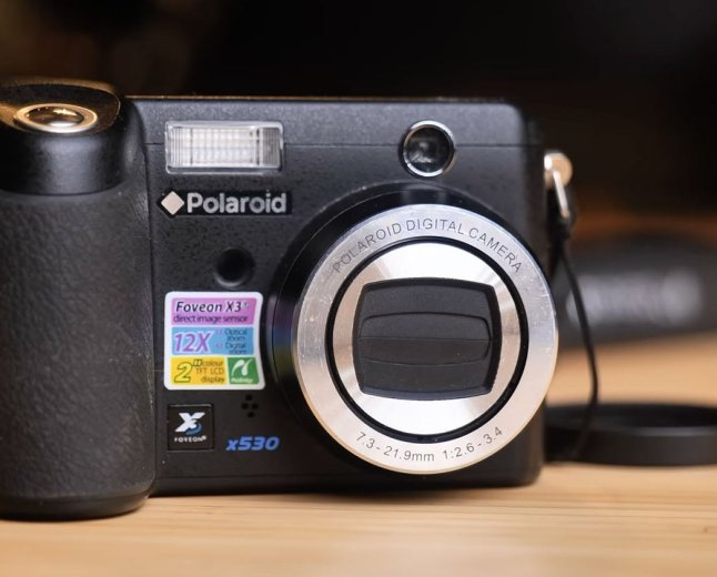 A Close Look at the Extremely Rare, Foveon-Powered Polaroid X530