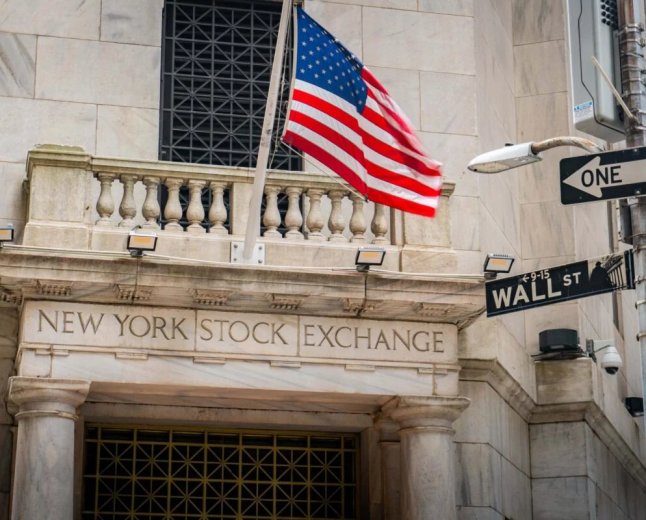 Micron (MU) Earnings and PCE Data: Critical Tests for Tech Stocks This Week