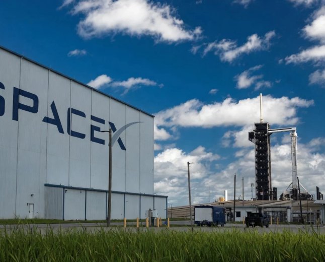 SpaceX Secures $6.5 Billion Pentagon Deal as IPO Looms