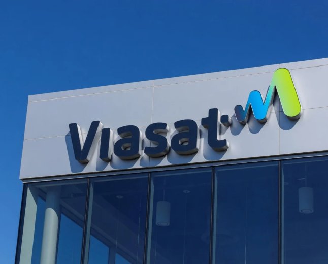 Viasat (VSAT) Stock Surges as Oppenheimer Sets $140 Price Target—A 96% Upside Potential