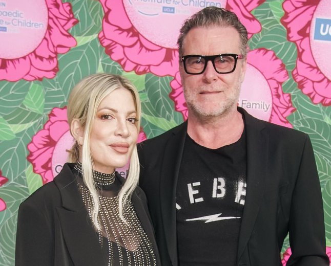 Tori Spelling's ex Dean McDermott marks three years sober as he thanks 'family' following chaotic split