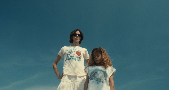 ‘The Kidnapping of Arabella’ Review: Chris Pine Speaks Fluent Italian in a Quirky Road Movie That Offers Equally Unexpected Surprises at Every Turn